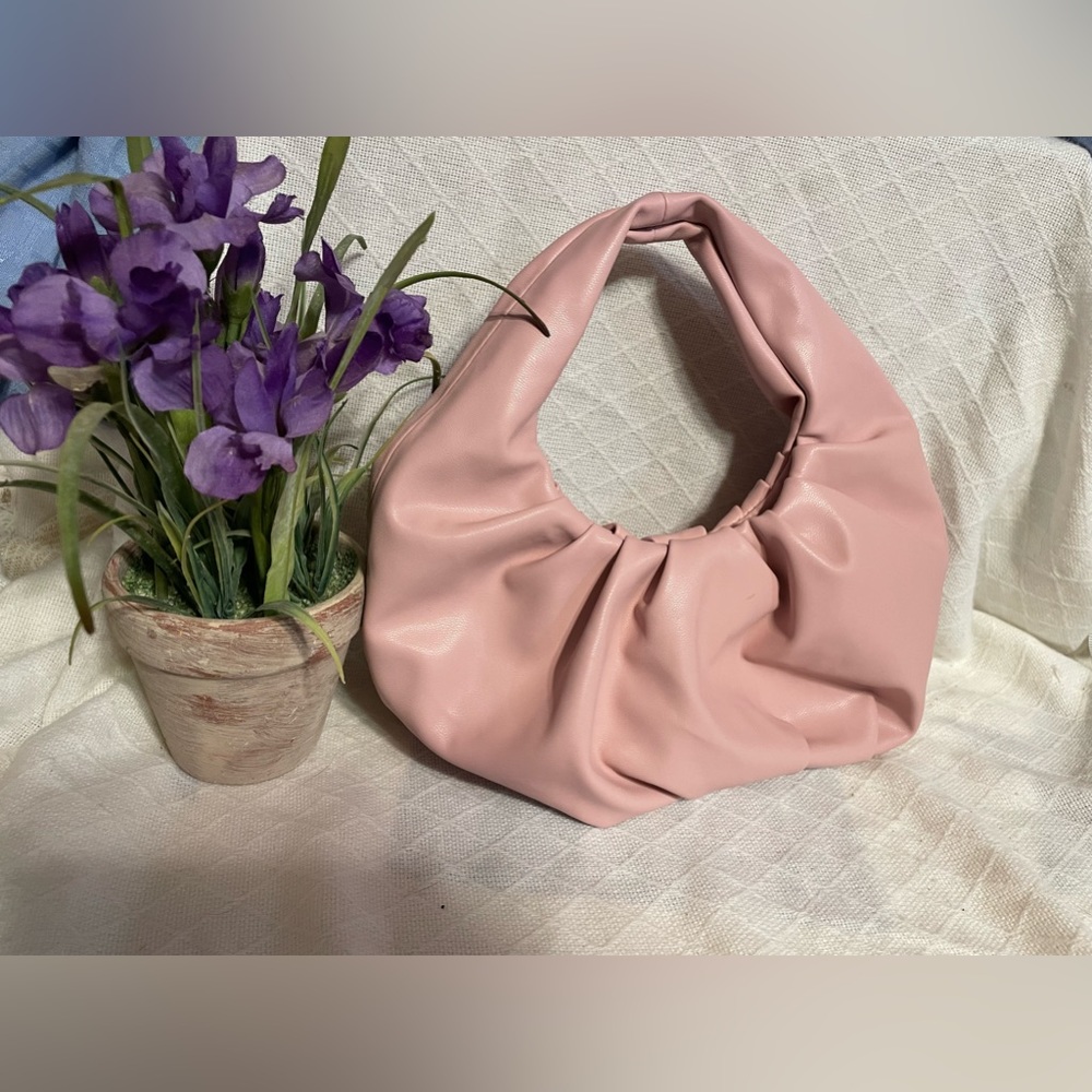Cloud handbag
